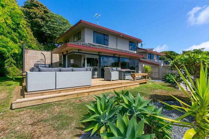 23D Veale Road, Frankleigh Park, New Plymouth - Carousel 1