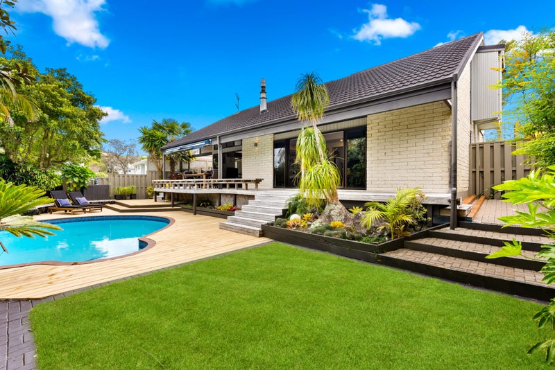 9 Porritt Avenue, Chatswood, Auckland - Carousel 1