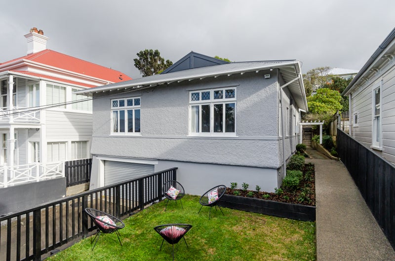 7 Farm Road, Northland, Wellington - Carousel 1