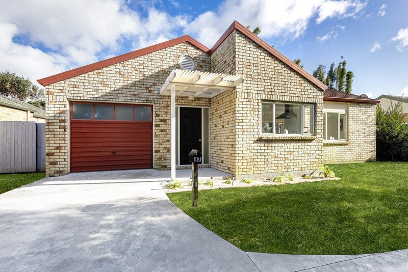 37 Kona Crescent, Henderson, Auckland - Carousel 1