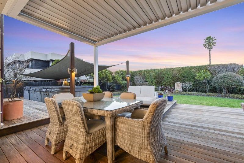 33 Patteson Avenue, Mission Bay, Auckland - Carousel 2