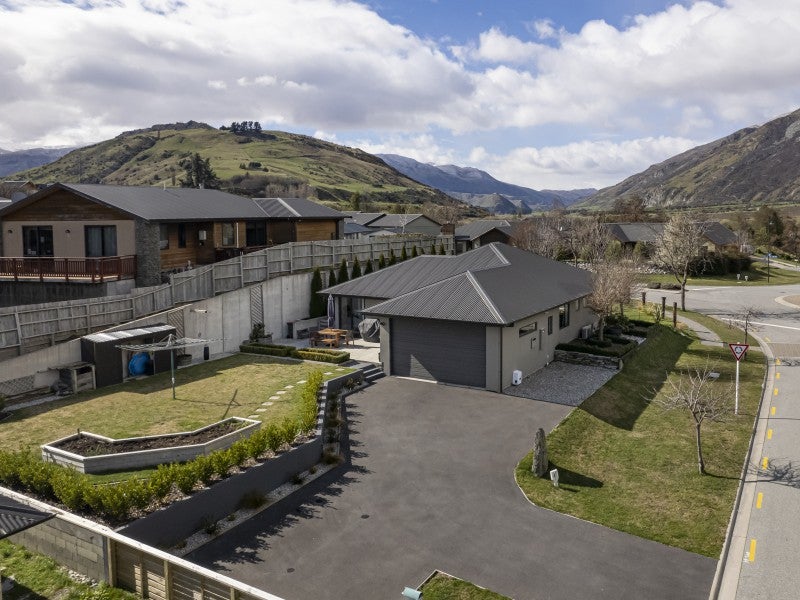 2 Quill Street, Lake Hayes, Queenstown - Carousel 1