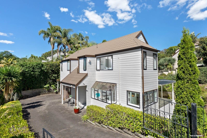 2/15 Hawera Road, Kohimarama, Auckland - Carousel 1