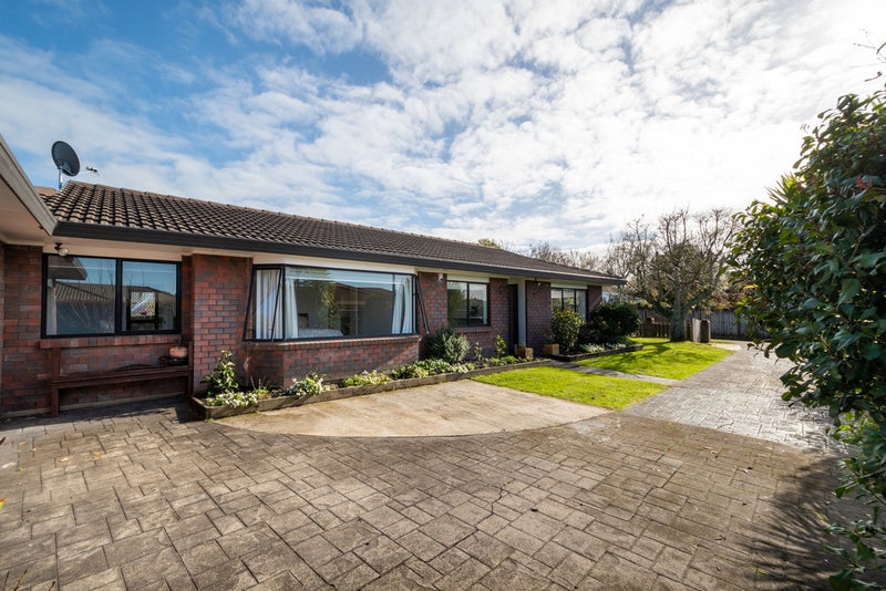 21 Merlot Heights, Huapai, Kumeū - Carousel 1