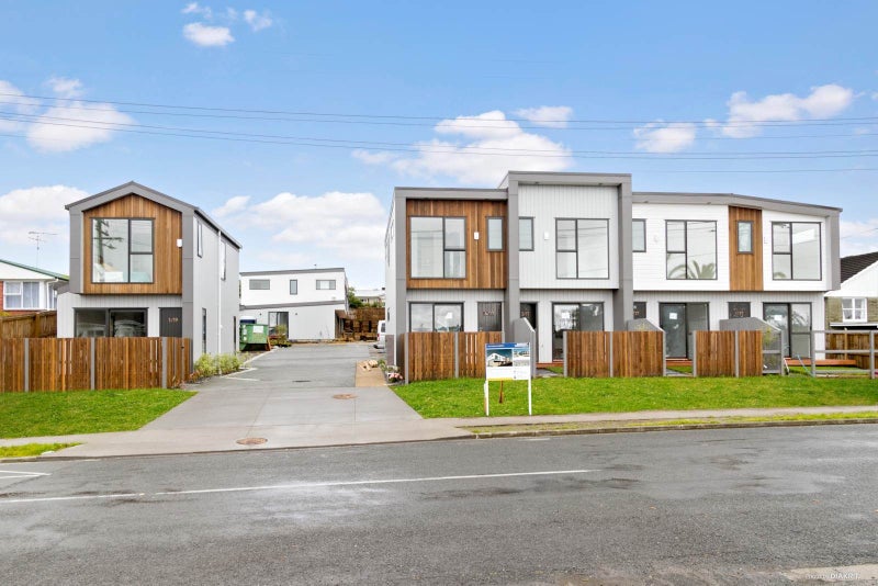 11/17 Parker Avenue, New Lynn, Auckland - Carousel 1