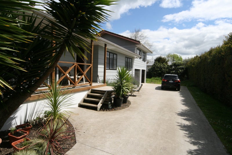 16 Pinotage Place, Huapai, Kumeu - Carousel 1