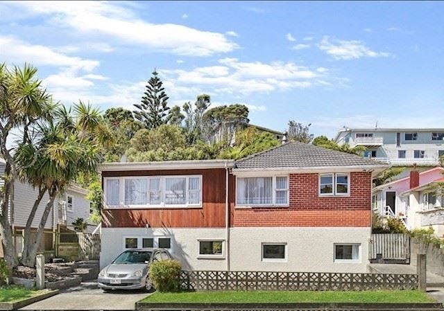 102 Kenmore Street, Newlands, Wellington - Carousel 1