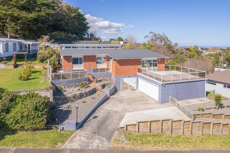 11 Virginia Heights, Otamatea, Whanganui - Carousel 1