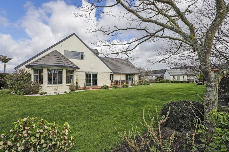 15 Jacaranda Place, Greenmeadows, Napier - Carousel 1