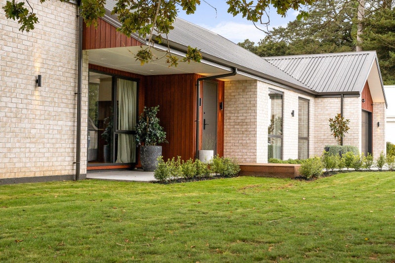 47 Tironui Drive, Whangarei - Carousel 1