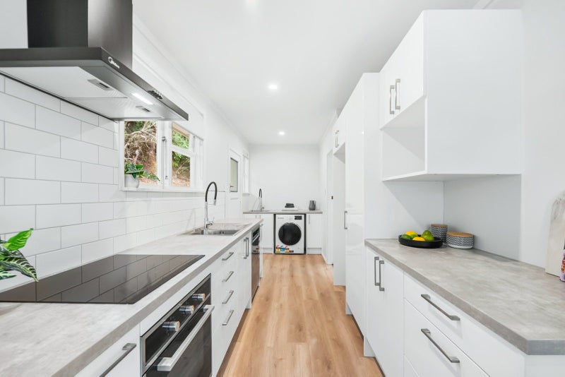 7 Thomson Grove, Stokes Valley, Lower Hutt - Carousel 2