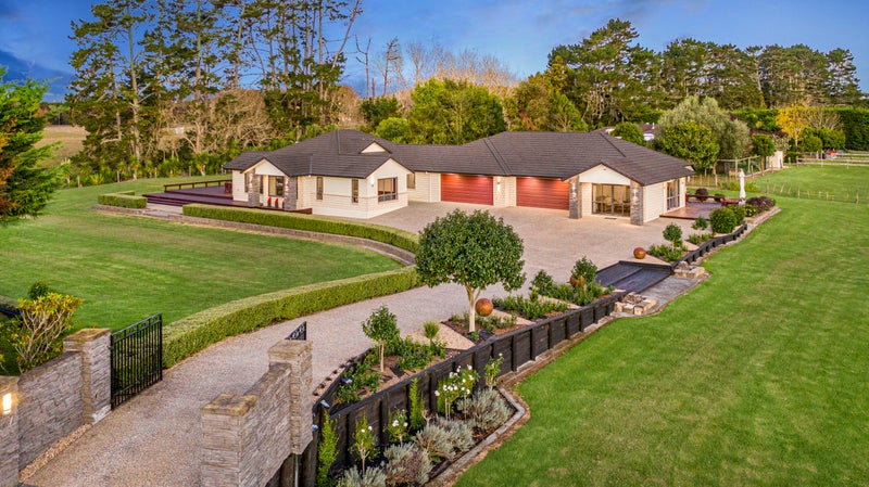 437 Oira Road, Drury - Carousel 1