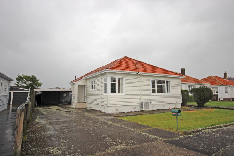 31 Kauri Street, Roslyn, Palmerston North - Carousel 1