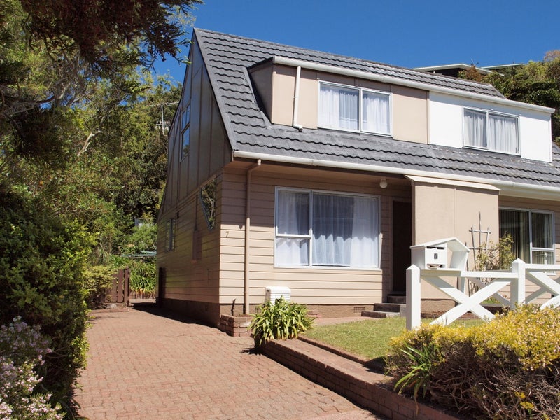 7 Rondane Place, Tirohanga, Lower Hutt - Carousel 1