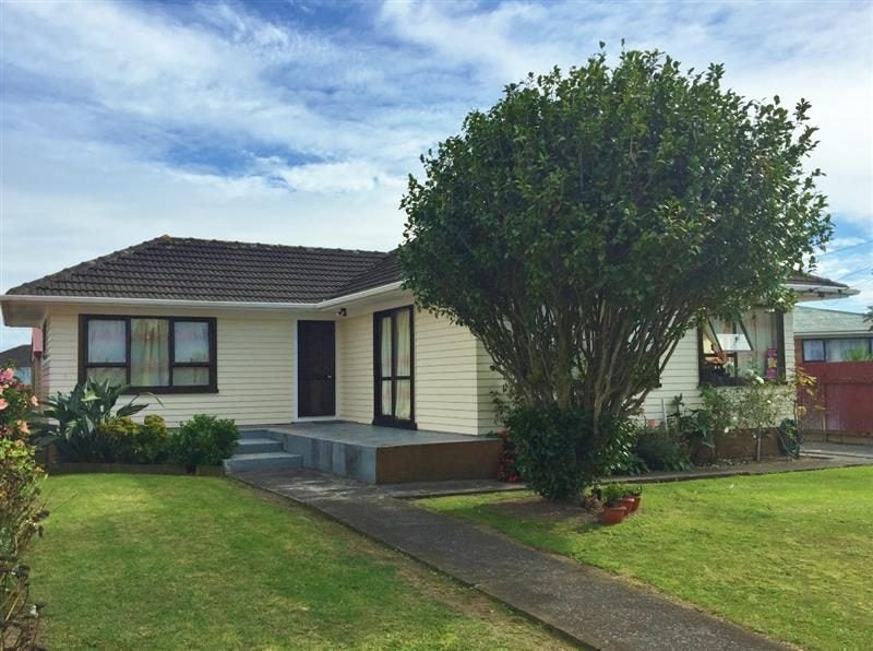 8 Leslie Place, Otara, Auckland - Carousel 1