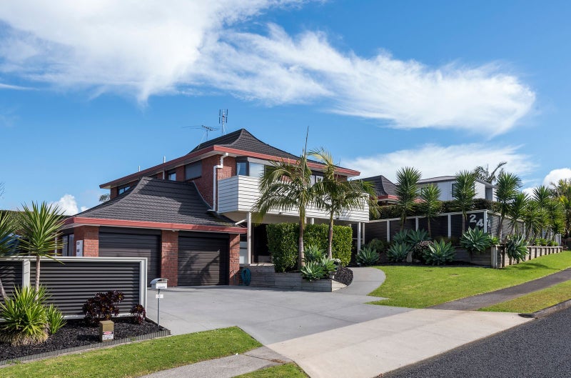 24 Lexington Drive, Botany Downs, Auckland - Carousel 2