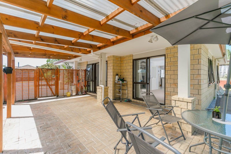 98 Summerland Drive, Henderson, Auckland - Carousel 2