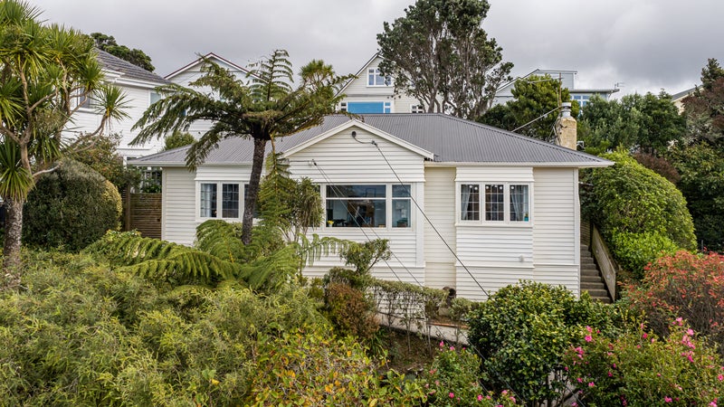 3 Farm Road, Northland, Wellington - Carousel 1