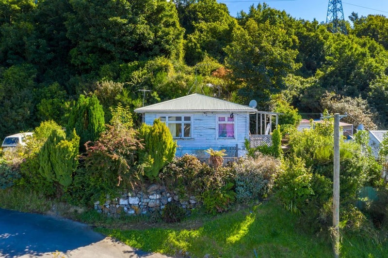 9 Robinson Street, Lookout Point, Dunedin - Carousel 1