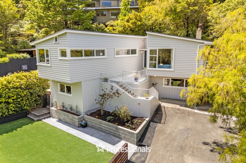 132 Cheviot Road, Lowry Bay, Lower Hutt - Carousel 1