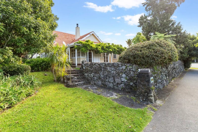2 Springleigh Avenue, Mount Albert, Auckland - Carousel 14