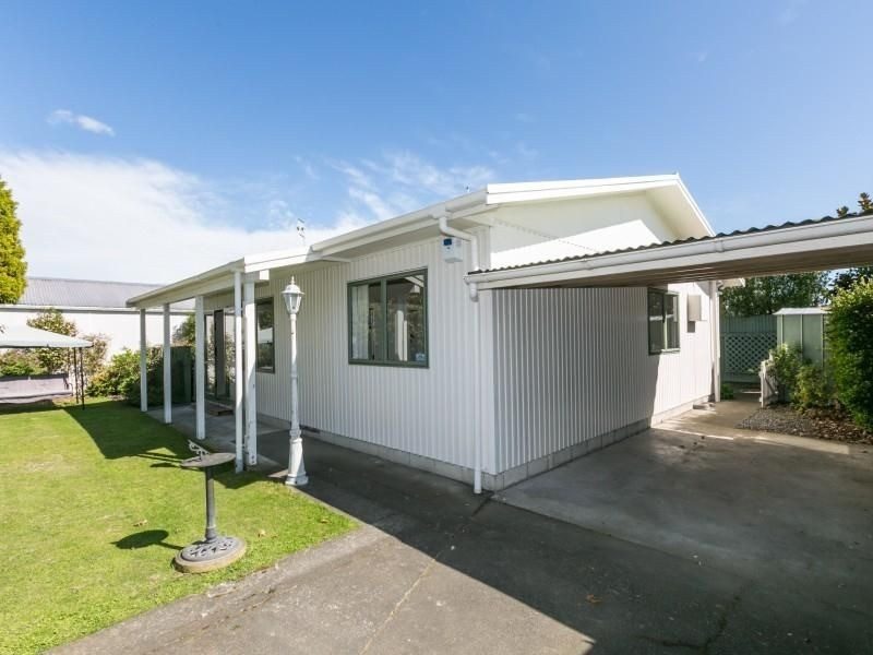 810 Sylvan Road, Mayfair, Hastings - Carousel 1