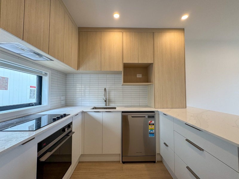 30B Flaxdale Street, Birkdale, Auckland - Carousel 1