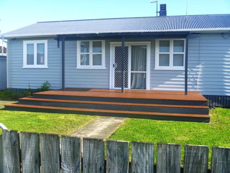 35 King Street, Ōpunake - Carousel 1