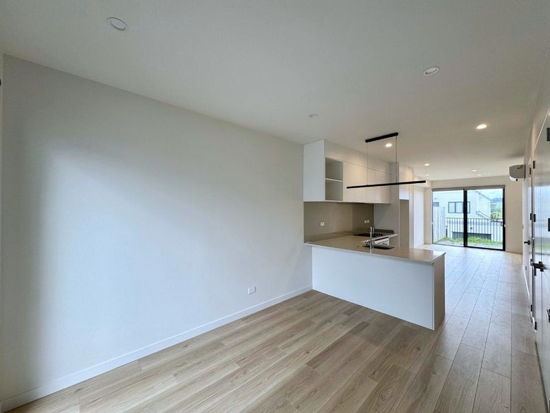 14 Porowha Road, Westgate, Auckland - Carousel 2