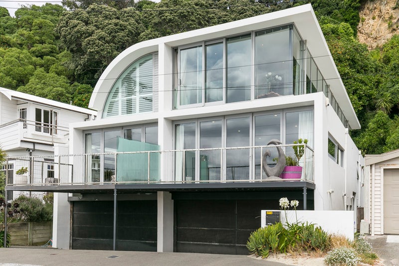 491A Karaka Bay Road, Karaka Bays, Wellington - Carousel 1