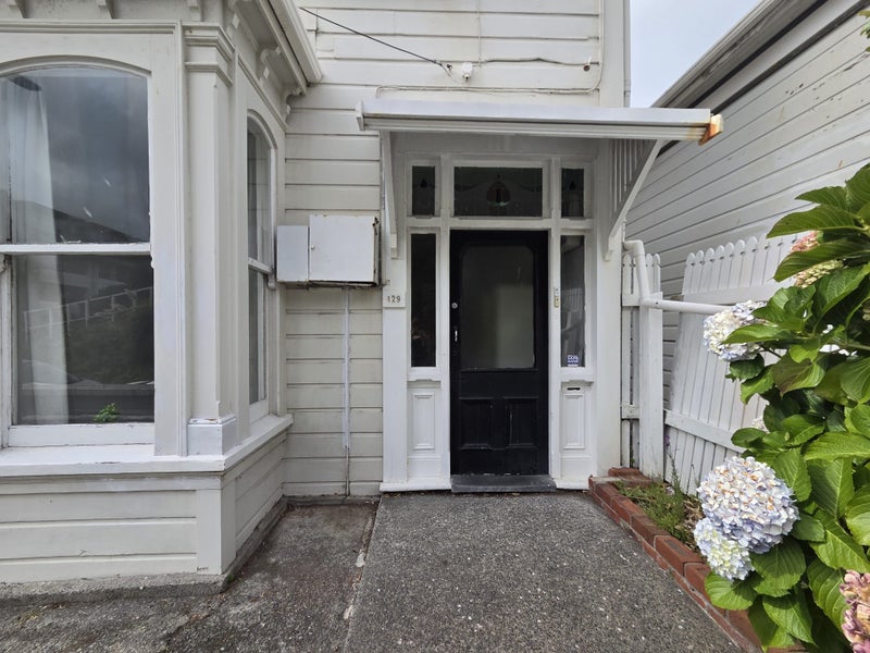 129 Tasman Street, Mount Cook, Wellington - Carousel 1