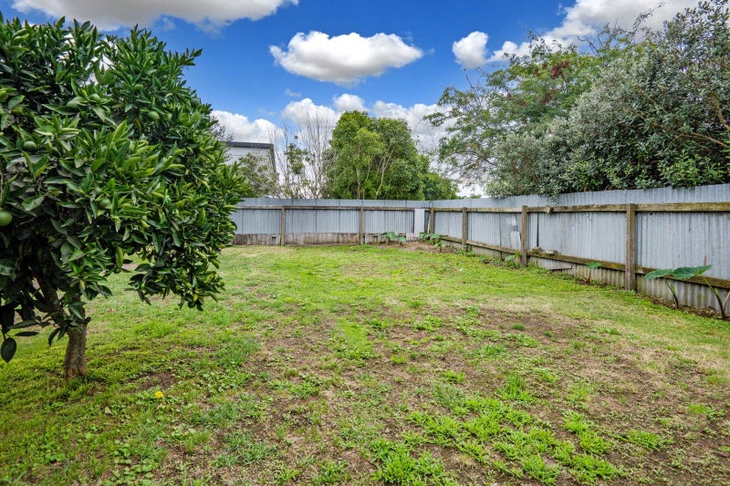 27 Caernarvon Drive, Flaxmere, Hastings - Carousel 2