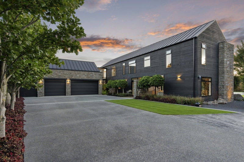 18 Quarters Place, Halswell, Christchurch - Carousel 1