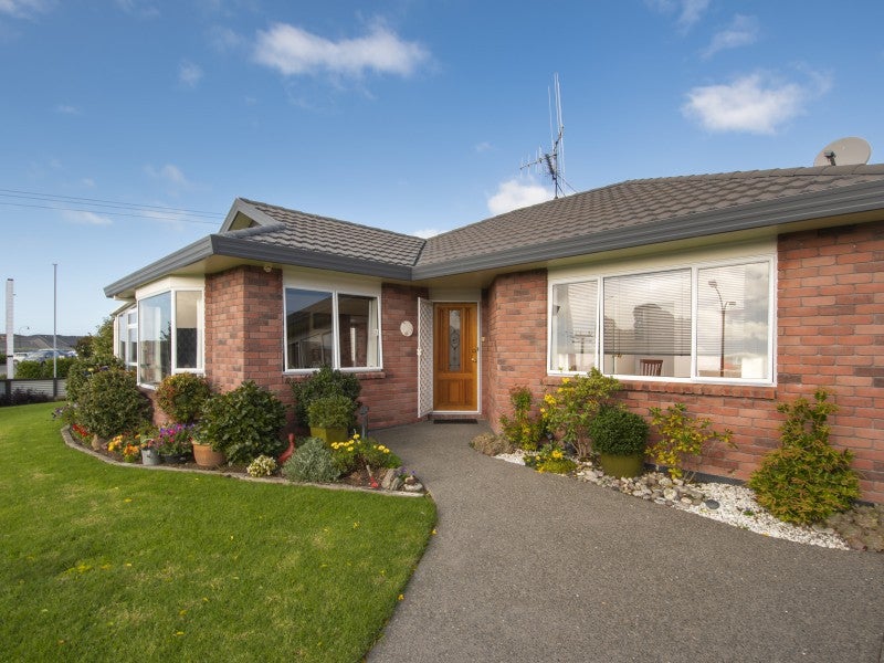 1 Kopu Drive, Pyes Pa, Tauranga - Carousel 1