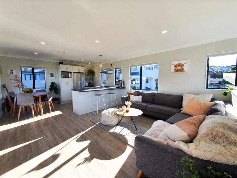 34A Bowes Crescent, Strathmore Park, Wellington - Carousel 2