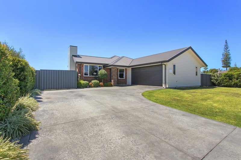 2 Waimakariri Drive, Awatoto, Napier - Carousel 1