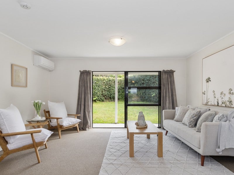 1/11 Robins Road, Judea, Tauranga - Carousel 1