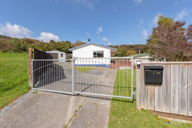 21 Oaklands Grove, Clouston Park, Upper Hutt - Carousel 9