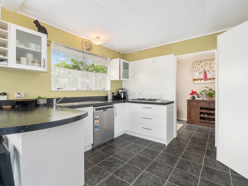 9 Waihi Place, Westbrook, Palmerston North - Carousel 2