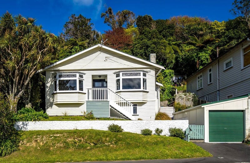 37 Nottingham Street, Karori, Wellington - Carousel 1