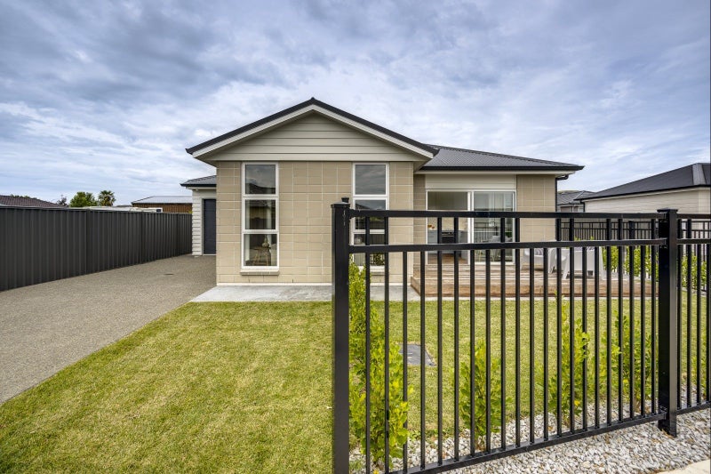 15 West Place, Greenmeadows, Napier - Carousel 1