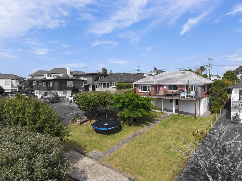 14 Tui Glen Road, Birkenhead, Auckland - Carousel 2