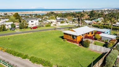 13 Cullen Street, Mangawhai Heads, Mangawhai - Carousel 1