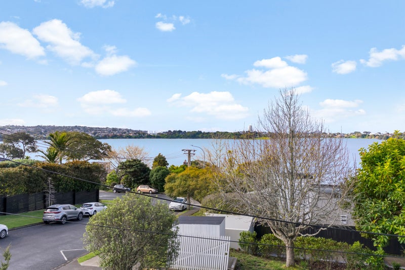 9 Kowhai Street, Takapuna, Auckland - Carousel 2
