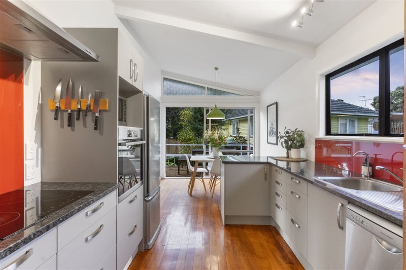 84 Rosamund Avenue, New Windsor, Auckland - Carousel 2