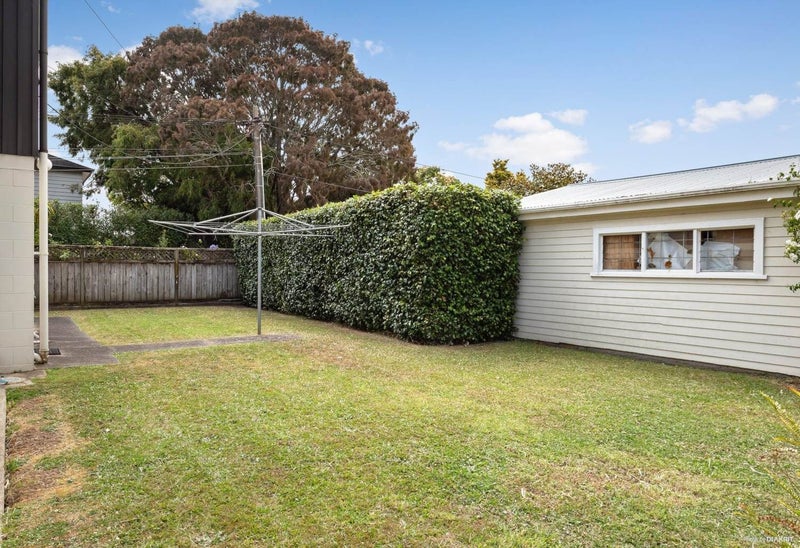 2/44 Karaka street, Takapuna, Auckland - Carousel 12