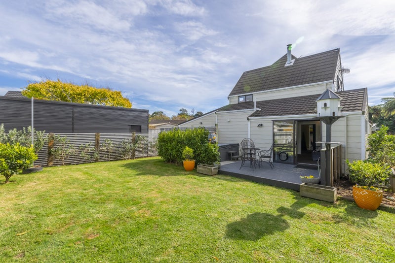 14 Atarau Grove, Paraparaumu - Carousel 2