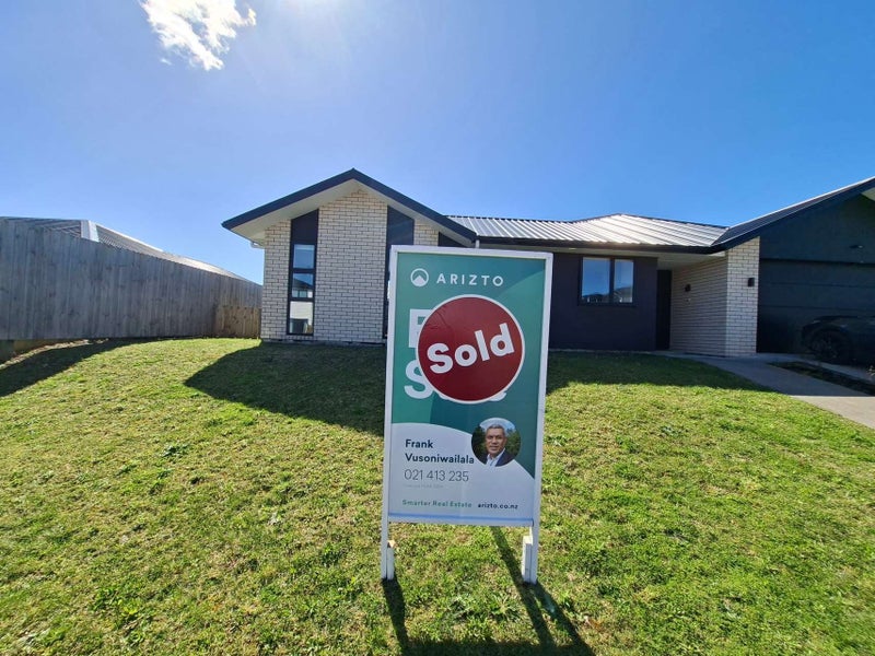 28 Inuwai Street, Glenview, Hamilton - Carousel 1