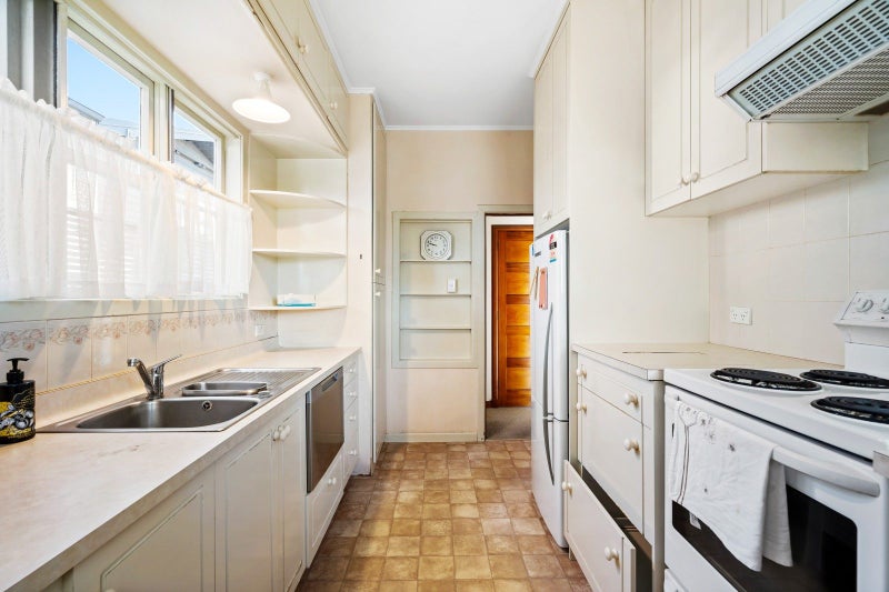 11 Coleman Terrace, Hospital Hill, Napier - Carousel 2