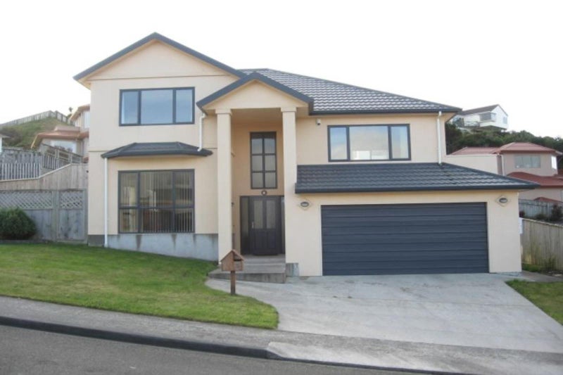 9 Tamworth Crescent, Newlands, Wellington - Carousel 1